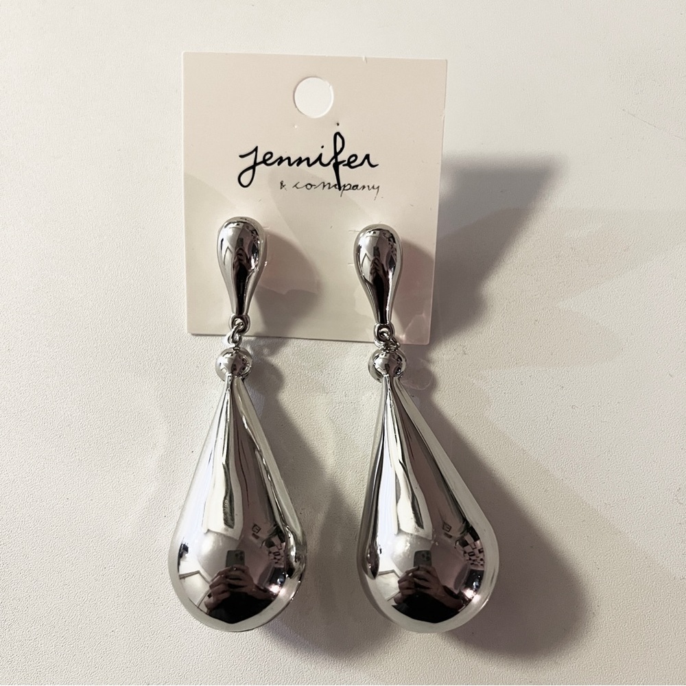 Silver tone drop down teardrop earrings